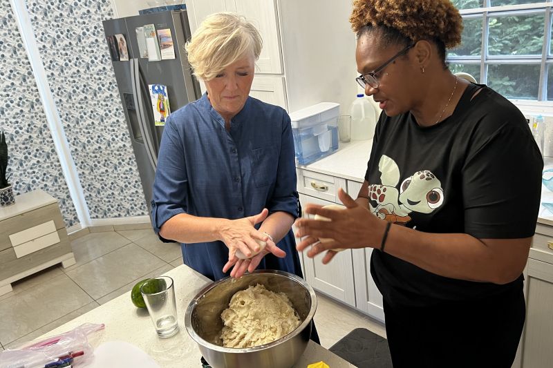 Kristi and Beatriz23