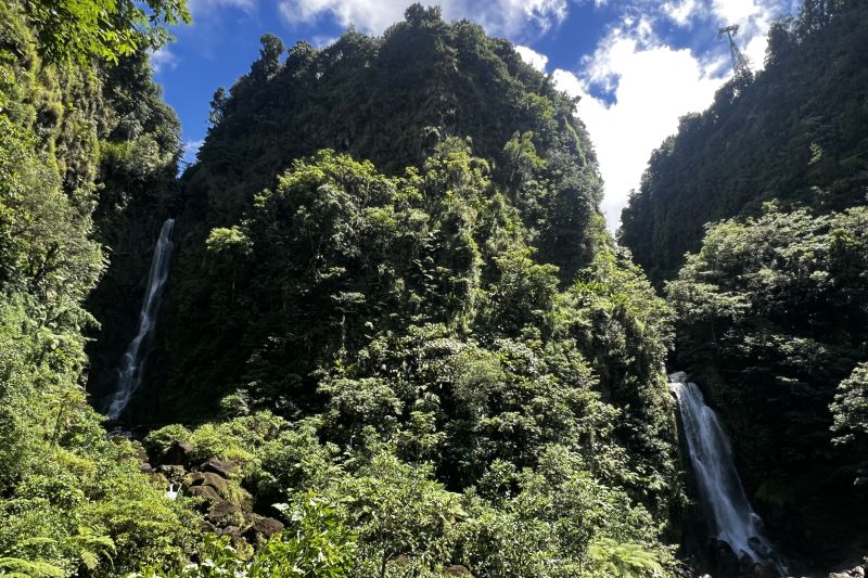 Trafalgar Falls Cool side (left) and hot side (right)3
